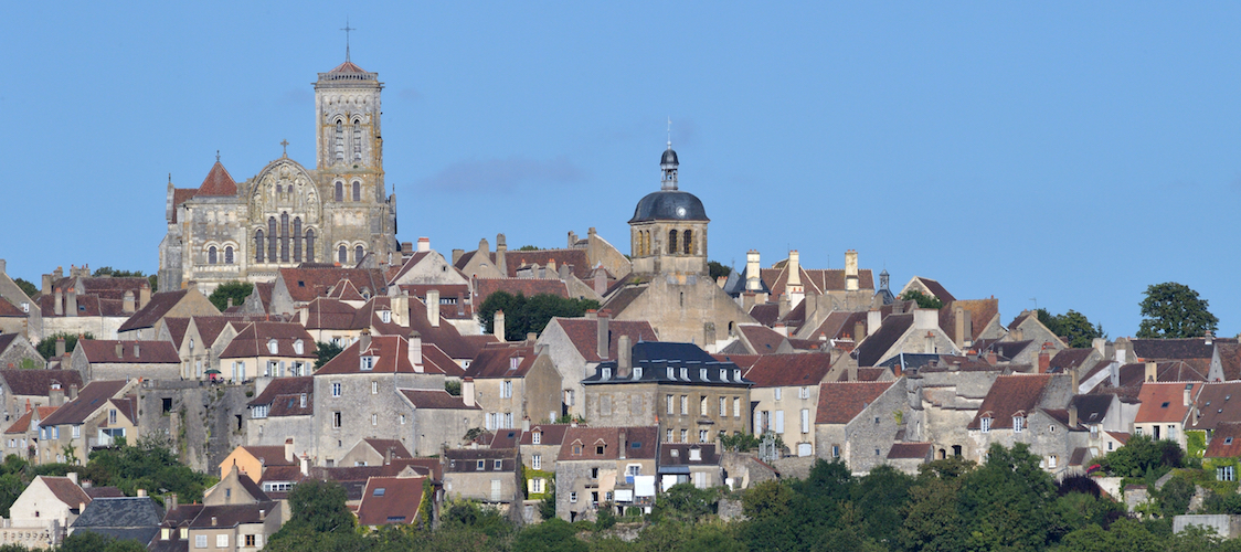 Colline de Vézelay vue depuis l’ouest (© Pierre Boucaud)